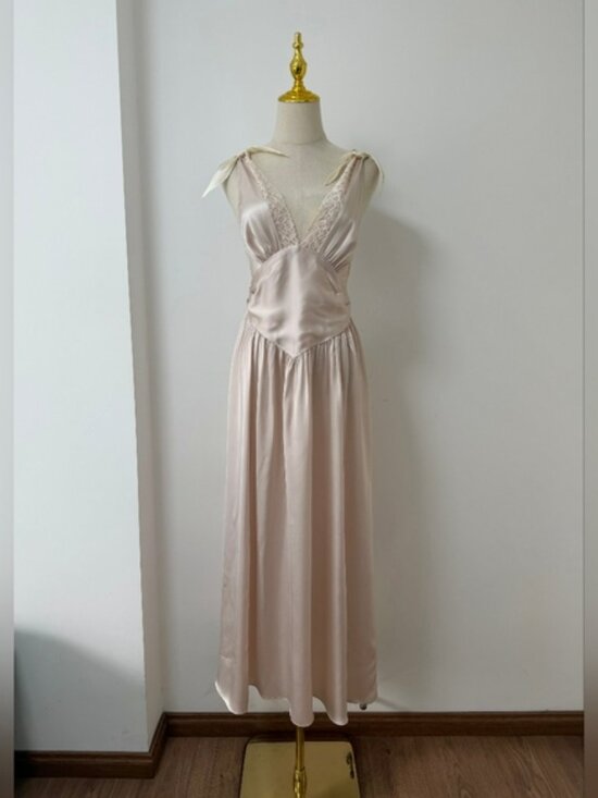 Helsa The Silk Celeste Dress - Picture 9 of 16